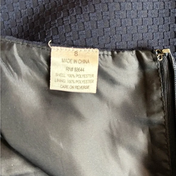 Elegant Black Women's Skirt - Picture 3 of 5